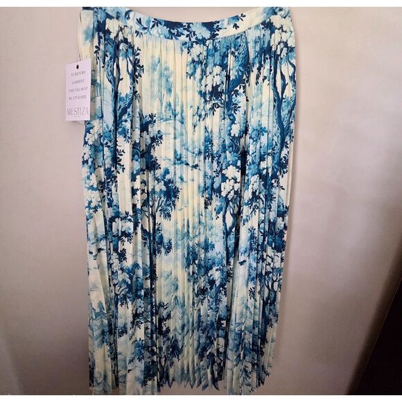 Mestiza New York Dresses & Skirts - NWT Feminine Mestiza Pleated Blue and Ivory Print Midi Skirt | Women's Size: 4